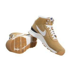 Women's Nike ACG Acorra Suede Sneakerboot Sz 6.5